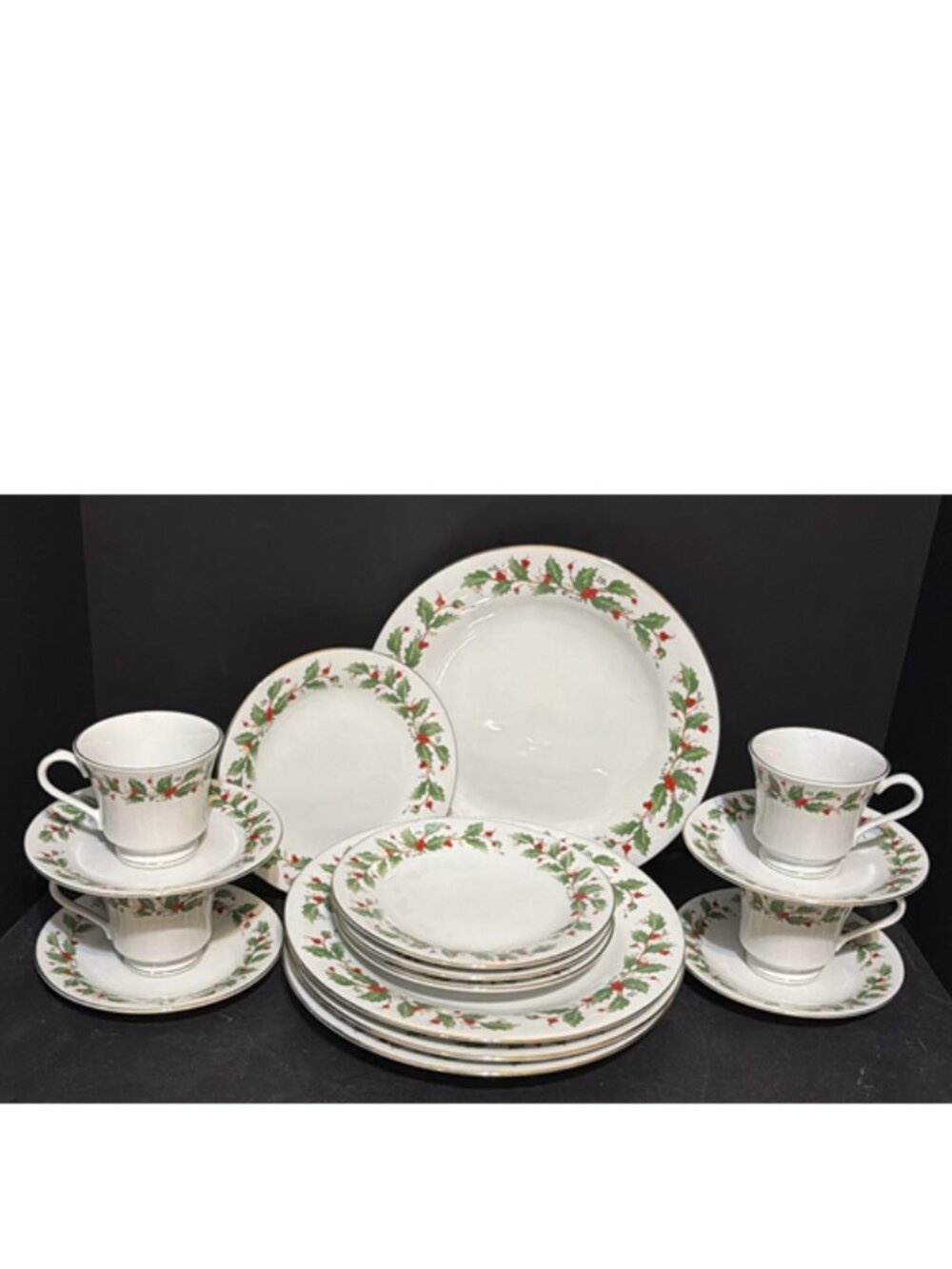 China Pearl Noel 16 pc Dinnerware Set, 4 pc Place Setting, Service For 4 Vintage